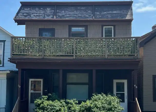 Property at 812 E 3rd St Unit 810 1/2 (upper rear), Duluth, MN, 55805, 2 beds, 1 bath, [object Object]