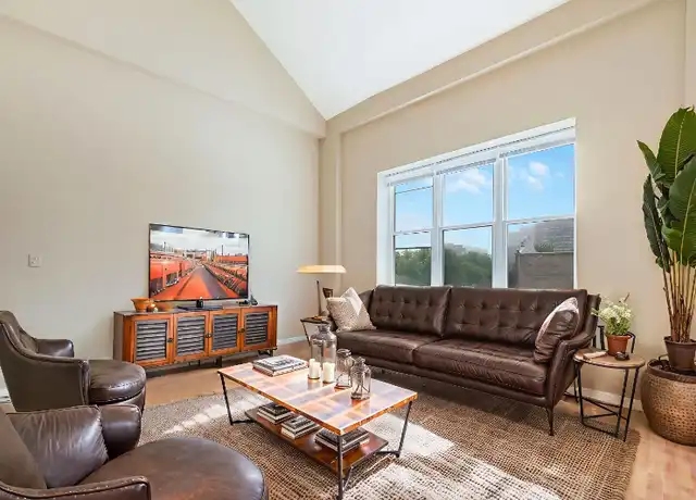 Property at 4942 N Sheridan Rd Unit 3, Chicago, IL, 60640, 3 beds, 2 baths, [object Object]