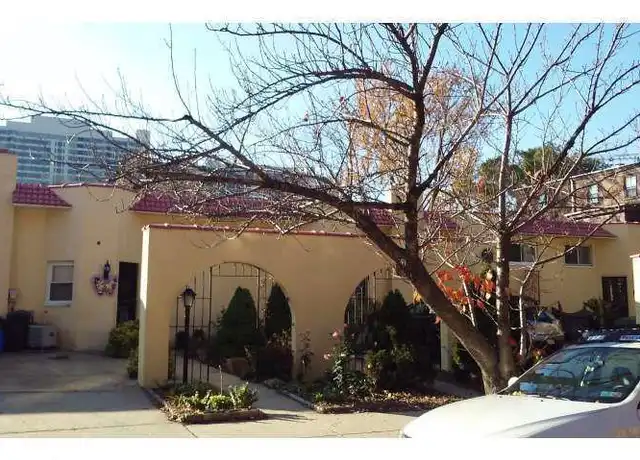 Property at 2010 Green St, Philadelphia, PA, 19130, 3 beds, 1 bath, [object Object]