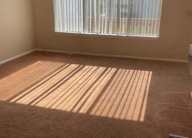 Photo of 327 Newport Ln Unit A2, Bartlett, IL 60103