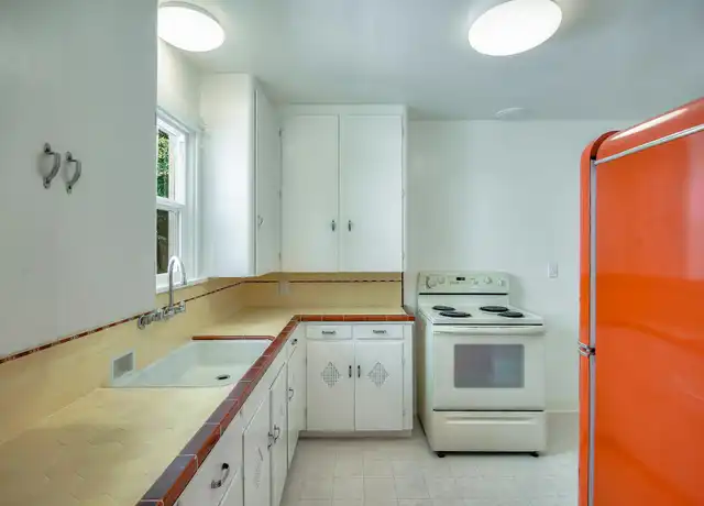 Property at 413 Pennsylvania Ave, Santa Cruz, CA, 95062, 2 beds, 1 bath, [object Object]