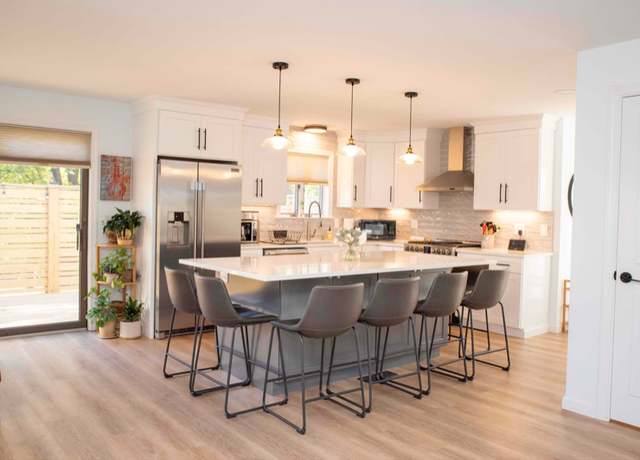 Photo of 156 Tiernan Ave, Warwick, RI 02886