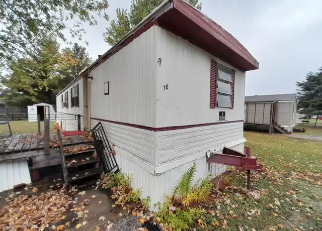 Property at 204 E Hegeler Ln, Danville, IL, 61832, 2 beds, 1 bath, [object Object]