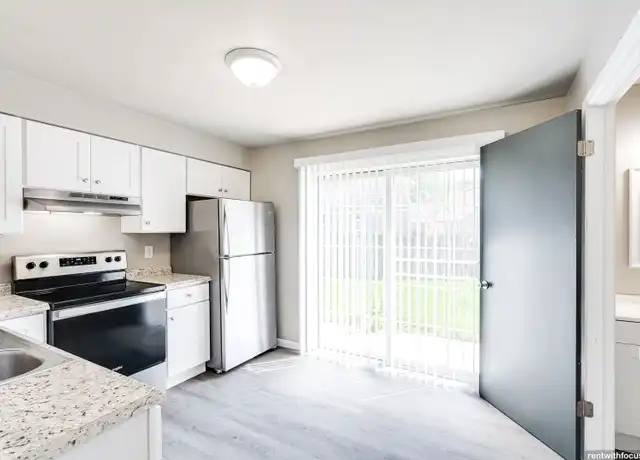 Property at 1327 Traders Rd Unit 3, Menasha, WI, 54952, 2 beds, 1.5 baths, [object Object]