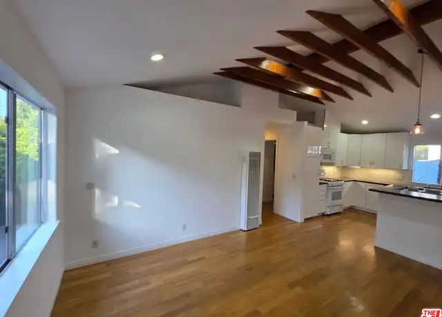 Property at 1029 Pleasant View Ave Unit 3, Venice, CA, 90291, 3 beds, 2 baths, [object Object]