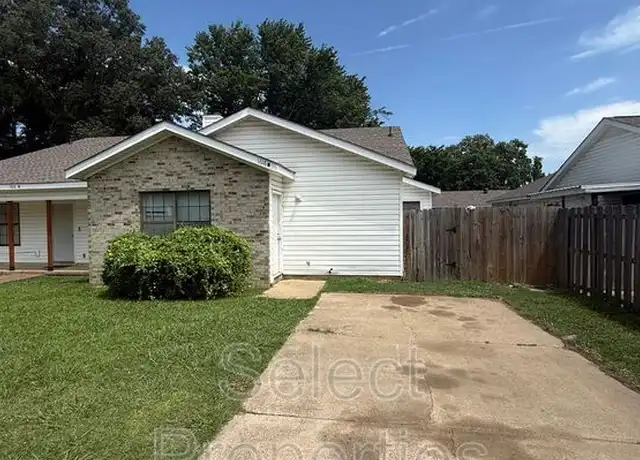 Property at 1618 W Matthews Ave Unit B, Jonesboro, AR, 72401, 3 beds, 2 baths, [object Object]