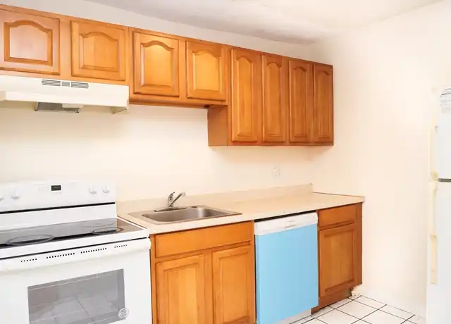 Property at 1027 Commonwealth Ave Unit 21A, Boston, MA, 02215, 3 beds, 1 bath, [object Object]