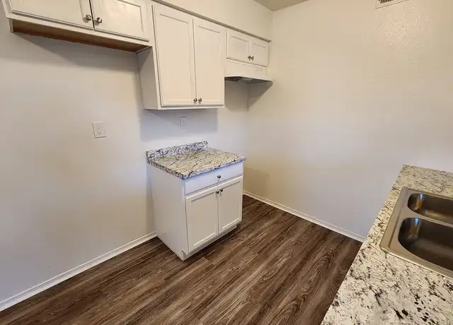 Property at Bent Tree - 5621 Acoma Rd SE, Albuquerque, NM, 87108, 2 beds, 1 bath, [object Object]