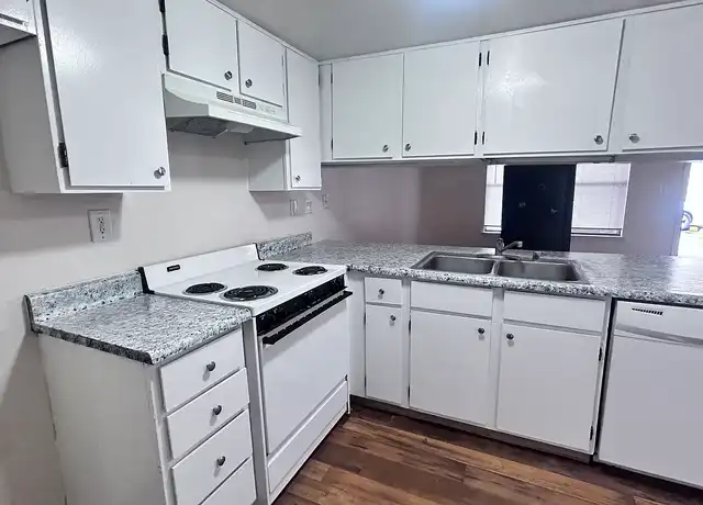 Property at Bent Tree - 5621 Acoma Rd SE, Albuquerque, NM, 87108, 1 bed, 1 bath, [object Object]