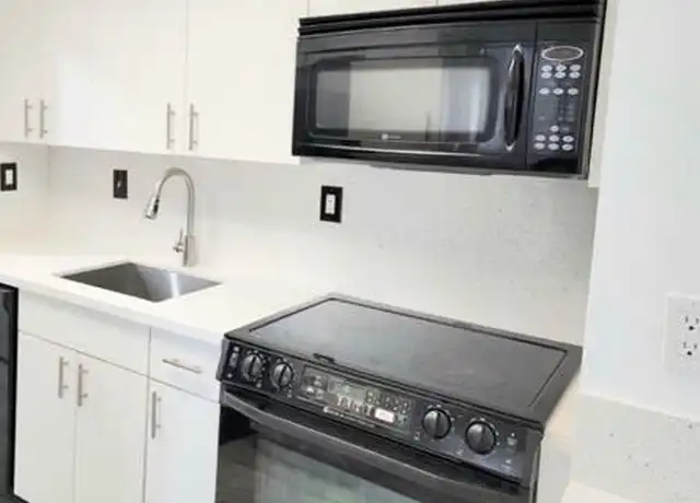 Property at 20731 NE 4th Pl, North Miami Beach, FL, 33179, 2 beds, 2 baths, [object Object]