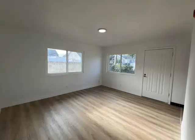 Property at 117 W Hickory Ave, Lompoc, CA, 93436, 2 beds, 1 bath, [object Object]