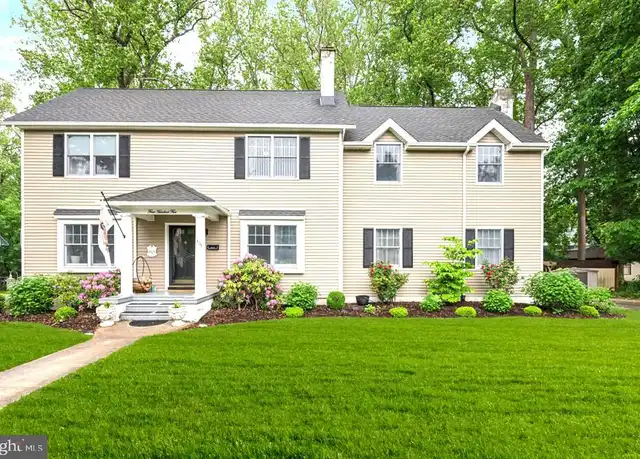 Property at 405 W Mantua Ave, Wenonah, NJ, 08090, 5 beds, 2.5 baths, [object Object]