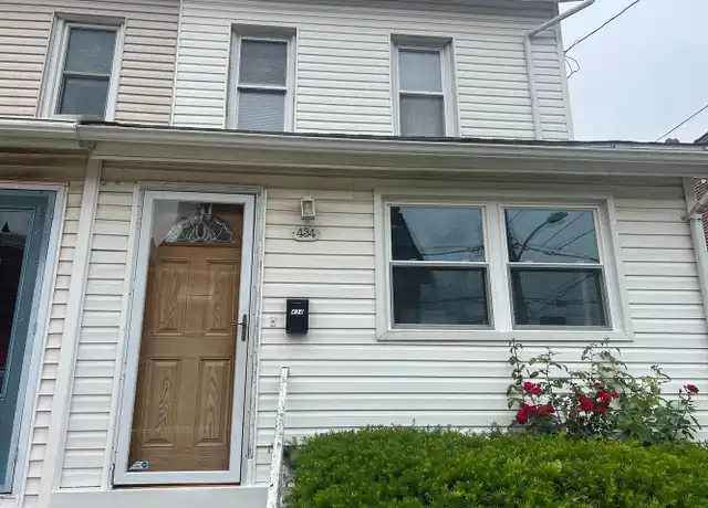 Property at 434 Pierce St, Lansdale, PA, 19446, 3 beds, 2 baths, [object Object]