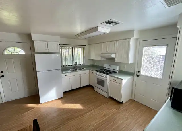 Property at 5650 N 10th St, Phoenix, AZ, 85014, 2 beds, 1 bath, [object Object]