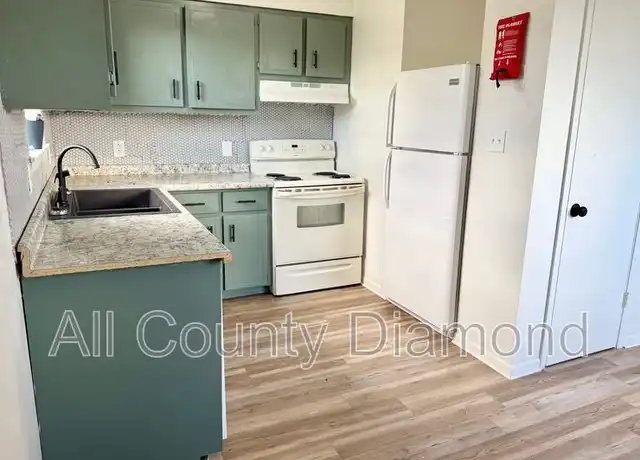 Property at 506 11th St N Unit A3, Panama City, FL, 32404, 2 beds, 1 bath, [object Object]