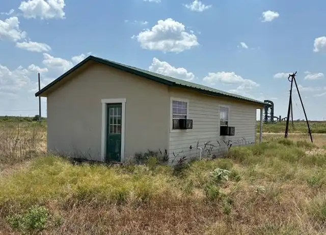 Property at 100 Industrial Park, Electra, TX, 76360, 2 beds, 1 bath, [object Object]