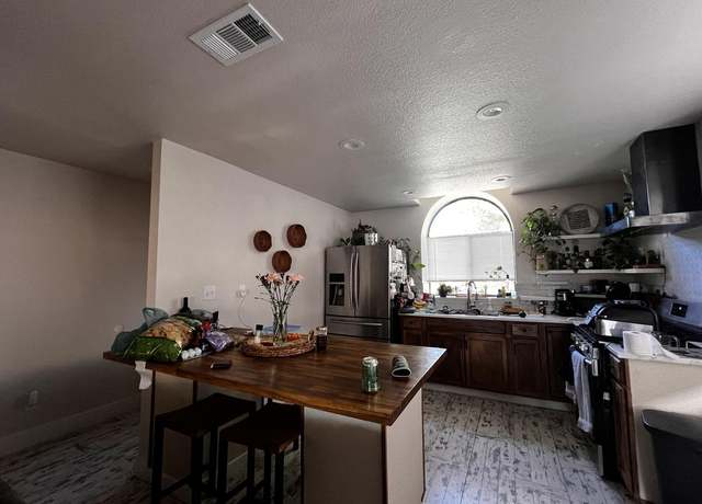 Photo of 2200 Oxford Ave, Turlock, CA 95382