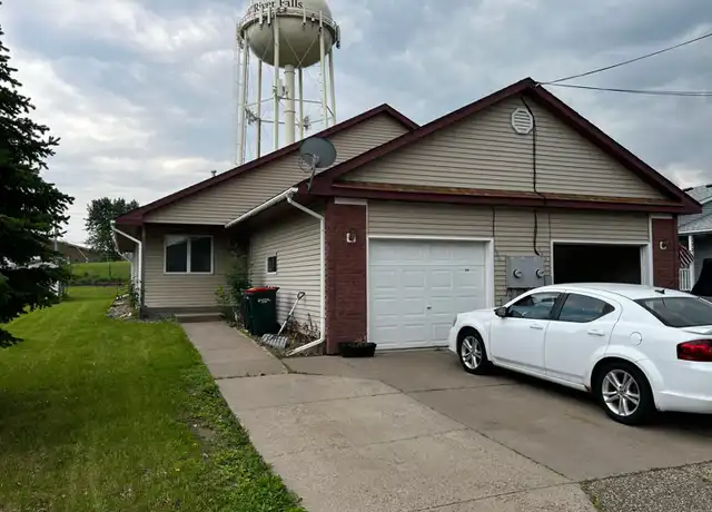 Property at 186 Broadway St, River Falls, WI, 54022, 3 beds, 1 bath, [object Object]