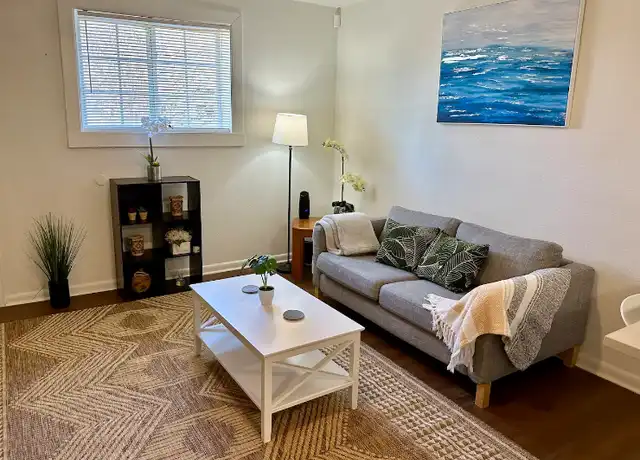 Property at 822 2nd St SW Unit 822, Hickory, NC, 28602, 2 beds, 1 bath, [object Object]