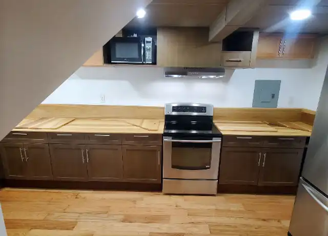 Property at 211 SW 12th St, Dania, FL, 33004, 1 bed, 1 bath, [object Object]