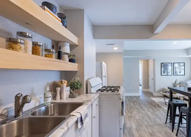 Property at Hickman Apartments - 2008 6th Ave, Des Moines, IA, 50314, 2 beds, 1 bath, [object Object]