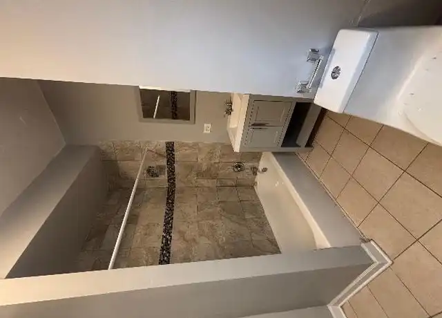 Property at 7308 S Kenwood Ave, Chicago, IL, 60619, 4 beds, 1 bath, [object Object]