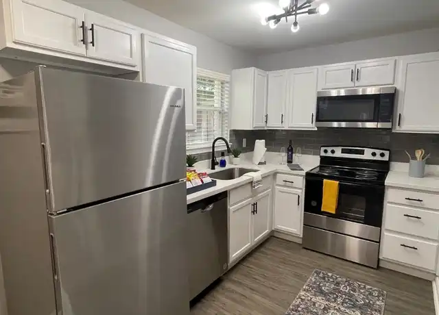 Property at 1225 W 25th St Unit 2, Houston, TX, 77008, 1 bed, 1 bath, [object Object]