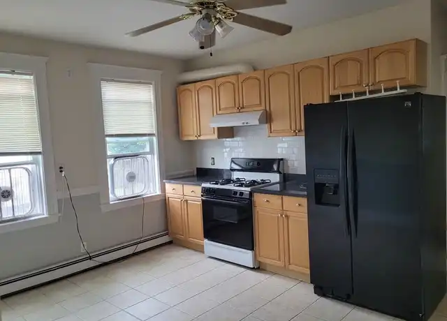 Property at 39 Irving St Unit 4, Everett, MA, 02149, 1 bed, 1 bath, [object Object]