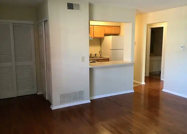 Property at 4086 Karl Rd Unit 4086-C3, Columbus, OH, 43224, 1 bed, 1 bath, [object Object]