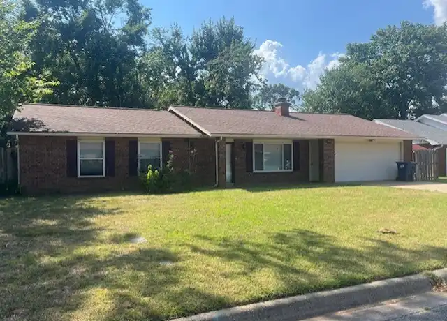 Property at 904 N Oriole Ave, Rogers, AR, 72756, 4 beds, 2 baths, [object Object]