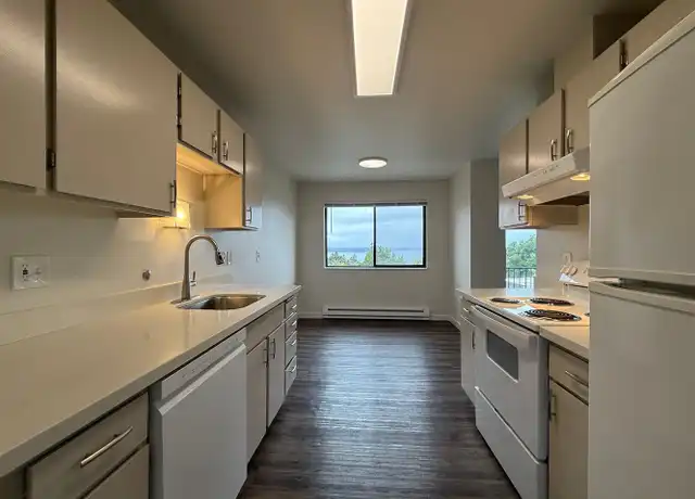 Property at 7130 California Ave SW Unit 402, Seattle, WA, 98136, 2 beds, 1 bath, [object Object]