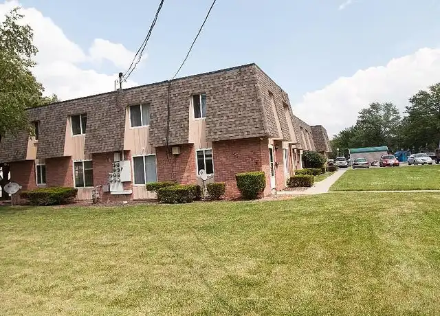 Property at Beaver Crest Townhomes and Garden Apartments - 5536 Beavercrest Dr, Lorain, OH, 44053, 1-3 bed, 1 bath, [object Object]
