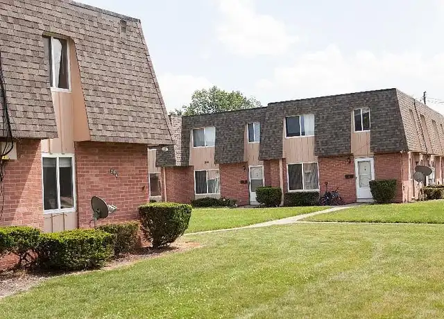 Property at Beaver Crest Townhomes and Garden Apartments - 5536 Beavercrest Dr, Lorain, OH, 44053, 1-3 bed, 1 bath, [object Object]