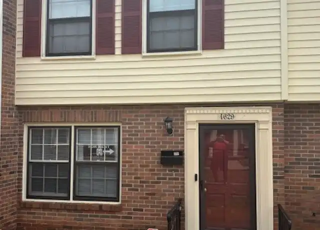 Property at 4629 Old Lantern Way Unit 1, Charlotte, NC, 28212, 2 beds, 1.5 baths, [object Object]