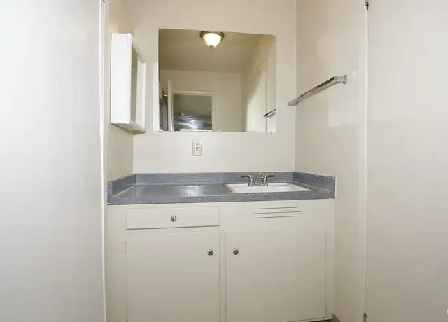 Photo of 5800 Engle Rd, Carmichael, CA 95608