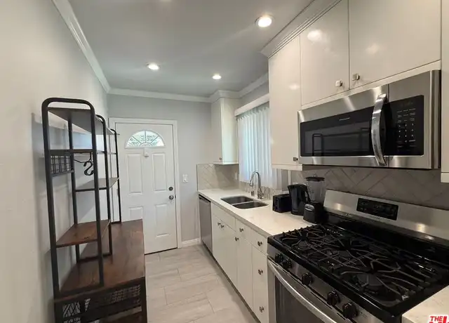 Property at 1935 N Hollywood Way Unit C, Burbank, CA, 91505, 1 bed, 1 bath, [object Object]