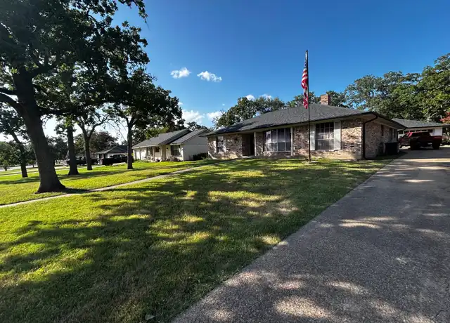 Property at 2007 Southwood Dr, College Station, TX, 77840, 3 beds, 2 baths, [object Object]