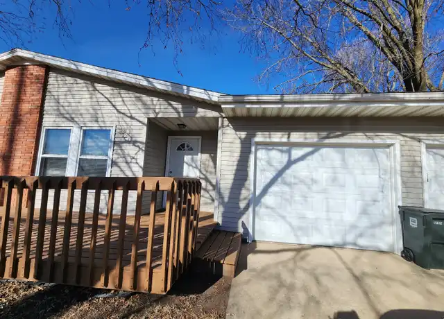 Property at 2209 W 4th St, Cedar Falls, IA, 50613, 2 beds, 1 bath, [object Object]