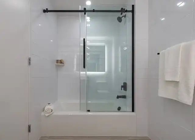 Property at 1010 NE 2nd Ave, Miami, FL, 33132, 0 beds, 1 bath, [object Object]