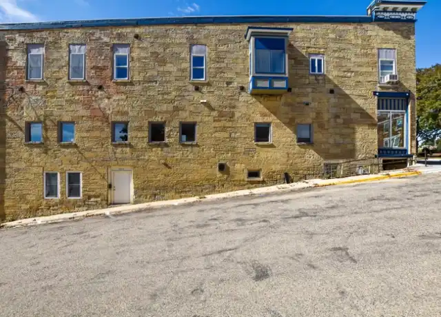 Property at 104 High St Unit 104B, Mineral Point, WI, 535651289, 2 beds, 1 bath, [object Object]