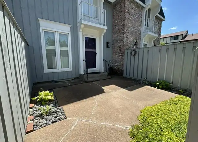 Property at 7111 Old Post Rd, Lincoln, NE, 68506, 2 beds, 3 baths, [object Object]