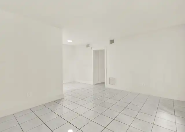 Property at 223 Antilla Ave Unit 01, Coral Gables, FL, 33134, 1 bed, 1 bath, [object Object]