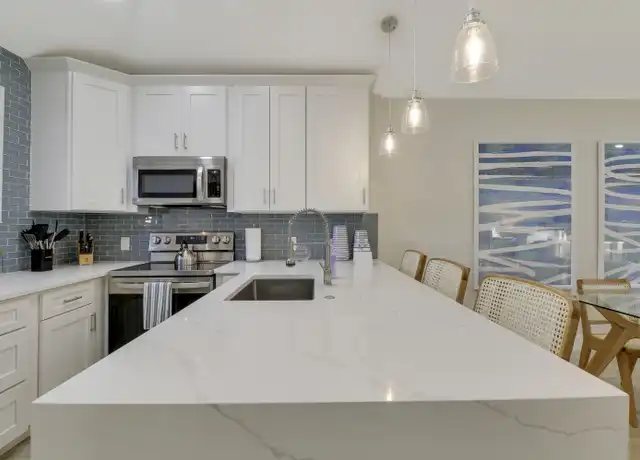 Property at 523 Club Dr, Palm Beach Gardens, FL, 33418, 2 beds, 2 baths, [object Object]