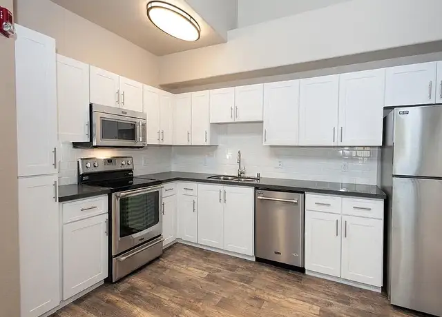 Photo of 301 Gibson Dr, Roseville, CA 95678