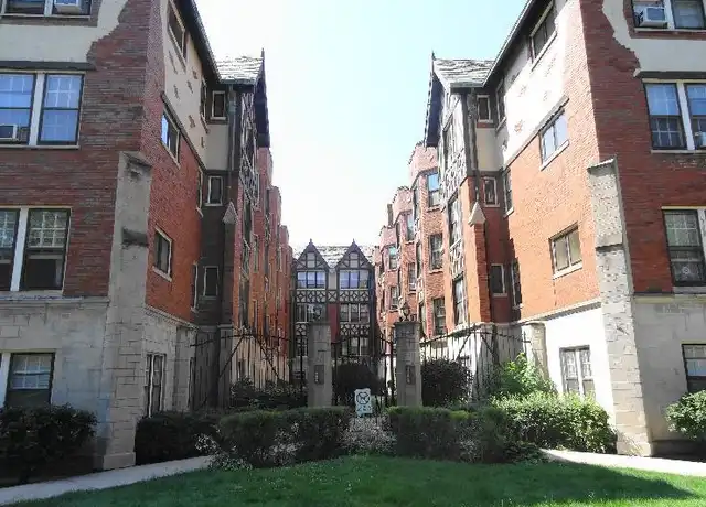 Property at 1643 W Touhy Ave, Chicago, IL, 60626, 1 bed, 1 bath, [object Object]
