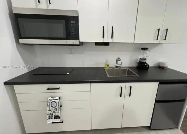 Property at 1416 SW 27th St, Fort Lauderdale, FL, 33315, 1 bed, 1 bath, [object Object]