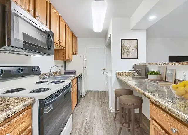 Property at Wheatland Hills - 190 Colonial Crest Dr, Lancaster, PA, 17601, 1 bed, 1 bath, [object Object]