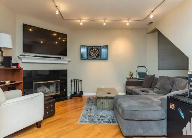 Property at 2849 N Southport Ave, Chicago, IL, 60657, 2 beds, 2 baths, [object Object]