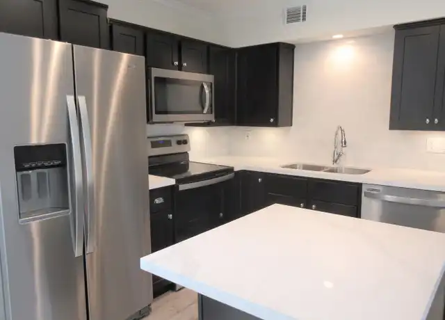 Property at 300 Pecore St Unit 23, Houston, TX, 77009, 1 bed, 1 bath, [object Object]