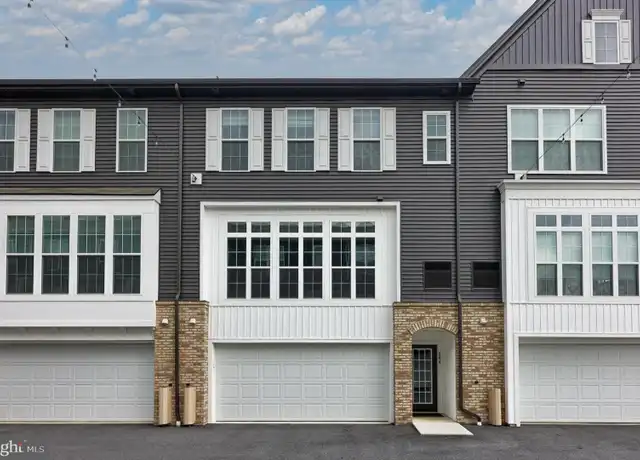 Property at 204 Mayer Pl, Lancaster, PA, 17601, 2 beds, 2.5 baths, [object Object]